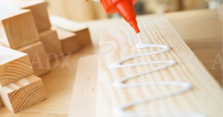 Nên dùng keo dán gỗ chuyên dụng loại nào cho ván plywood?